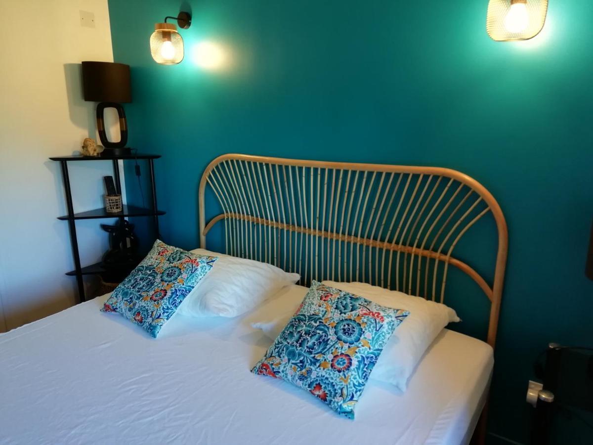 A La Maison D'Hotes La Baume-de-Transit Kamer foto